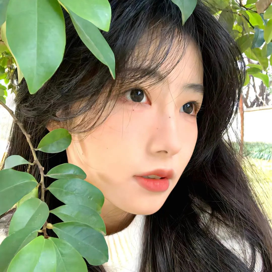 娇憨女郎